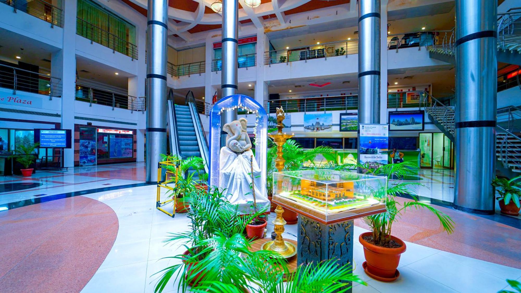 Hotel The Plaza Hyderabad Eksteriør bilde